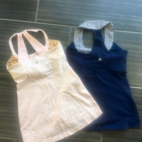 Lululemon Tanks bundle two for $30 and discounted shipping size 4 - Picture 4 of 6